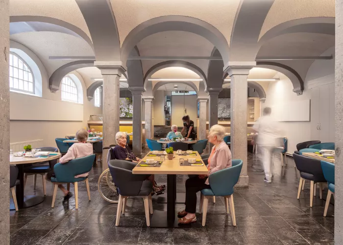 moments furniture_woonzorgcentrum Château d'Ochain